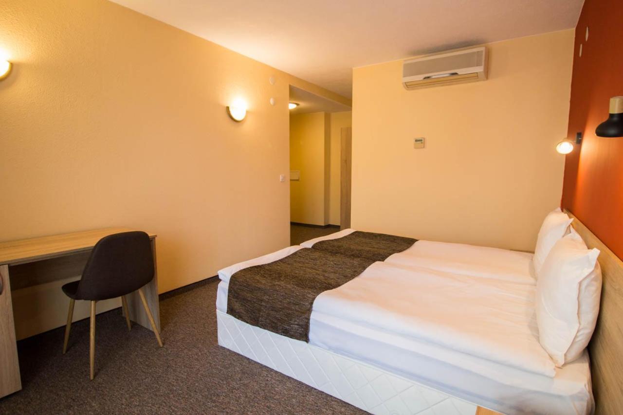Evridika Hotel デヴィン エクステリア 写真